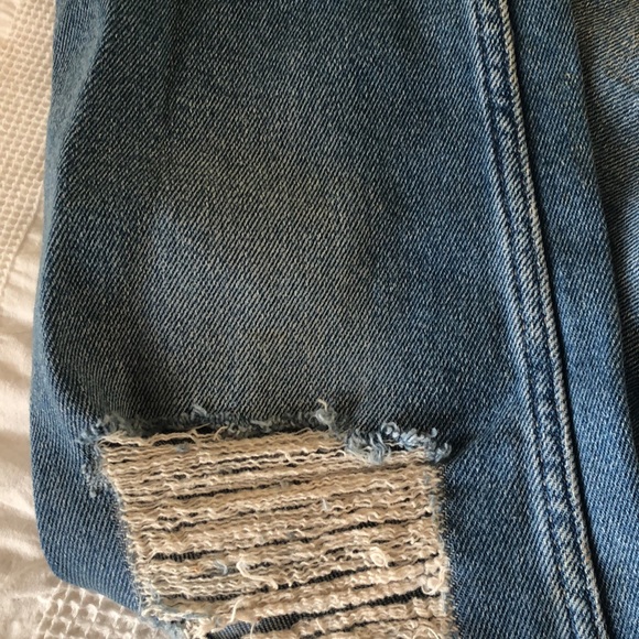 Hollister High Rise Distressed Denim Jeans - Picture 9 of 10